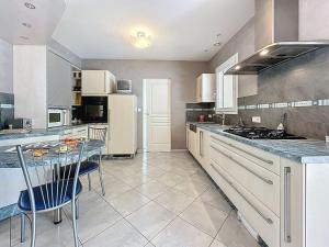 Maisons de vacances Holiday Home Villa Sel et Pins by Interhome : photos des chambres