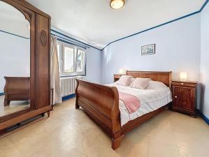 Maisons de vacances Holiday Home Les Volets Bleus by Interhome : photos des chambres