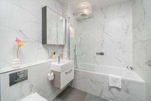 2Bed 2Bath at Hendon - 3 min to Train - 65 Inch TV