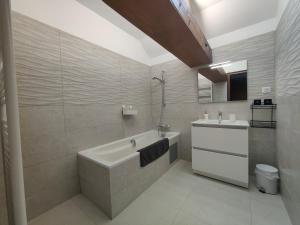 Maisons de vacances Au fil de l-eau , 20 min du zoo , detente assuree : photos des chambres