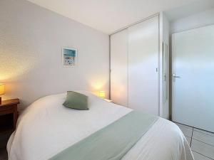 Apartment LOrée du Golf-3 by Interhome