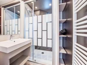 Maisons de vacances Holiday Home Chalet moderne La Baule-Guerande by Interhome : photos des chambres