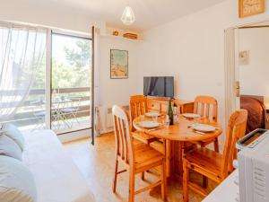 Appartements Apartment Le Sporting-18 by Interhome : photos des chambres