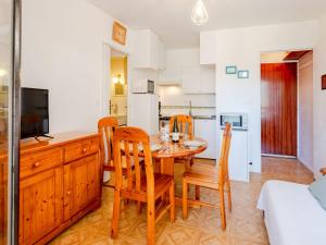 Appartements Apartment Le Sporting-18 by Interhome : photos des chambres