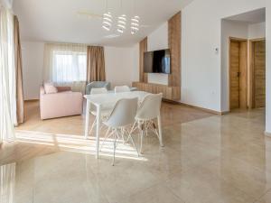 Apartment Adelsberg Inn-1 by Interhome