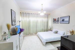 Downtown Dubai Mall walk & Burj Khalifa DIFC 5 mins