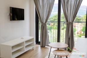 Mini Condo 27 DL 1 bed penthouse 2 min to sea