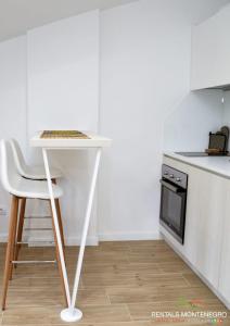 Mini Condo 27 DL 1 bed penthouse 2 min to sea