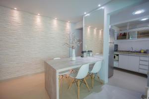 Apto pet friendly c churrasqueira a 100m da praia