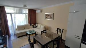 Dolche Vita 2, Banana Tree Stay