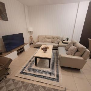 Marina Deluxe 2, family only