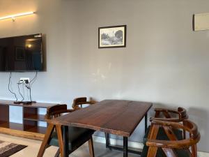 Spacious 2BHK Residential Flat with Scenic Vibe