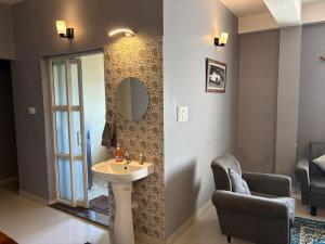 Spacious 2BHK Residential Flat with Scenic Vibe