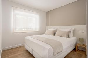 Cascais 3BR Apartment with AC, Balcony & Near Historic Centre