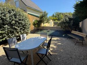 Maisons de vacances Le Charmant : Maison 3 Chambres