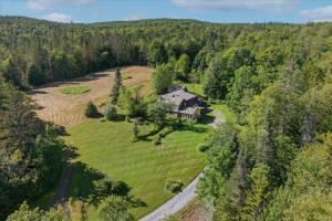 4 Br Sleeps 8 - Kayaks - Fire Pit - Dog Friendly