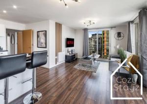 The Games Room in City Centre with 2 prvt parking spaces