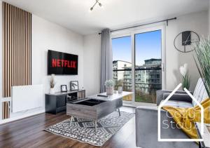 The Games Room in City Centre with 2 prvt parking spaces