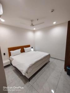 The Grand Vista Hotel