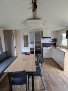 Appartements Mobil home climatise avec piscine : photos des chambres