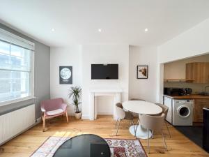 Spacious Camden Apartment D1