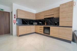 Lovely, fully equipped 2BR home 5 min from beach by360 Estates