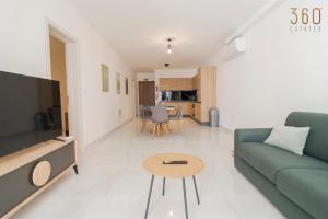 Lovely, fully equipped 2BR home 5 min from beach by360 Estates