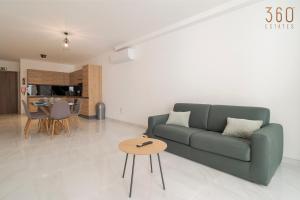 Lovely, fully equipped 2BR home 5 min from beach by360 Estates