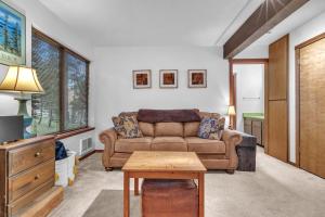 Cozy Condo with Fireplace - Tamarack 3