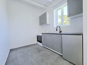 Suites with Shared Garden Sougia