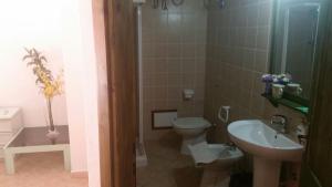 Quadruple Room with Private Bathroom