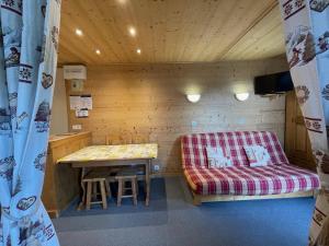 Studio skis aux pieds, proche ESF, rénové, Valmorel - FR-1-356-199