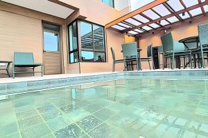 Beach Porto by Myrhost