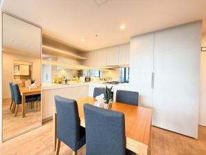 Minimalist One Bedroom Living in CBD