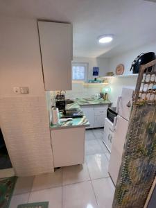 Laniakea small apartment in shared house