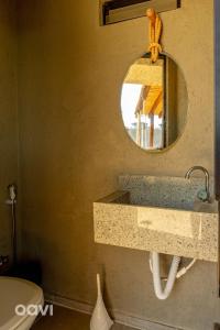 Casa com Piscina Privativa Lambari 107 by Qavi