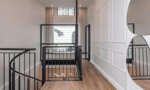 Venice House Chic 2-Level Apartment in CBD