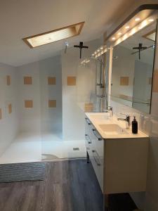 Appartements Gite de charme dans la vallee du Borne au coeur des Alpes : photos des chambres