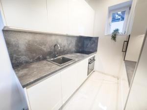 Eiprova by the river