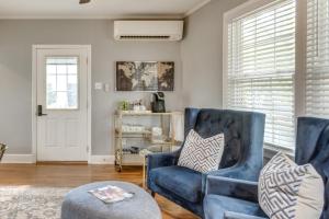 3 Blocks to Pensacola Bay Charming Apartment!