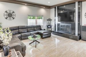 Private Pool and Sauna Pet-Friendly Reseda Retreat!