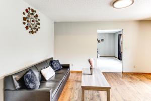 Hot Tub and 2 Recreation Rooms Spacious Onamia Home