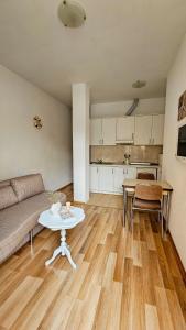 One-Bedroom Apartment, 10min from the City Center