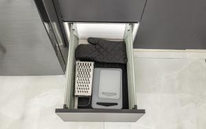 stylish 1BR Pearlz Pool & Gym Near Metro