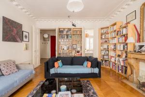 Veeve - At Bonne Nouvelle