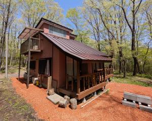 木漏れ日和静寂の森の別荘