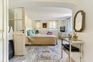 Villas Authentic Provencal Villa with Pool : photos des chambres