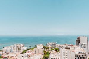 2BR Pool Gym & View in Barranco