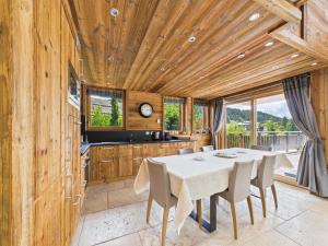 Superbe chalet 5 chambres à 100m des pistes, 12 pers, terrasse, balcon - FR-1-623-321