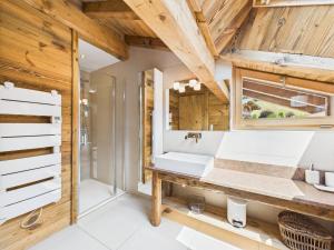 Superbe chalet 5 chambres à 100m des pistes, 12 pers, terrasse, balcon - FR-1-623-321
